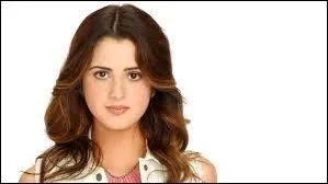 Dans quelle srie joue-t-elle ?