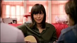 Dans quelle srie joue-t-elle ?