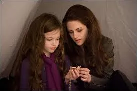 Dans  Twilight  il y a 5 tomes. ( dans le film )