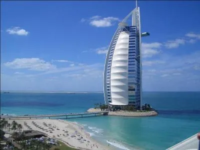 Quand est achev l'htel Burj-Al Arab, construit  Duba ?