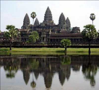 De quand date le temple d'Angkor Vat, prsent sur le drapeau du Cambodge ?