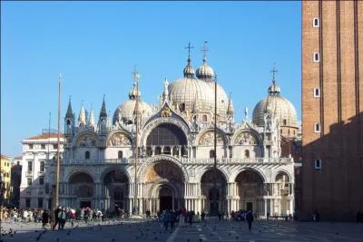 De quand date la basilique St Marc  Venise ?