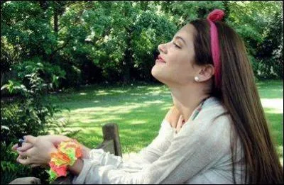 Vers quel ge Tini a-t-elle commenc  prendre des cours de chant, de thtre et de piano ?