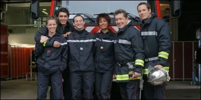 Comment s'appelle cette série qui met en scène le quotidien d'une équipe de pompiers d'une caserne à Bordeaux ?