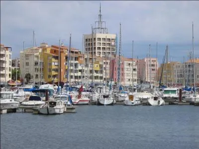 O se trouve ce clbre port ?