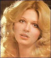 Jeane Manson nous chantait en 1976 : Avant de nous dire ... . Quelle est la bonne rponse ?