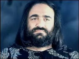 Demis Roussos nous chantait en 1977 : Mourir auprs de mon ... . Quelle est la bonne rponse ?
