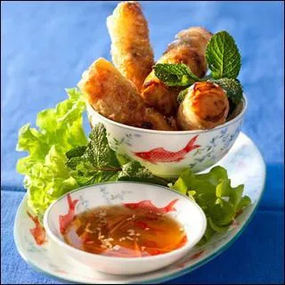 Le nuoc-mm est une sauce vietnamienne  base de...