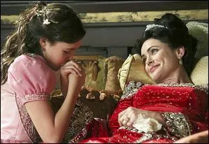 Comment s'appelle la mre de Blanche-Neige ?