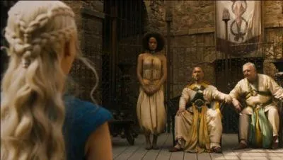 En Essos, aprs une courte ngociation avec matre Kraznys, contre quoi Daenerys dcide-t-elle d'changer les Immaculs ?