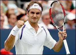 Combien de temps Roger Federer est-il rest numro 1 mondial ?