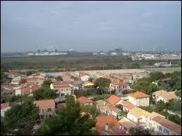 Nous partons nous promener dans la ville pacaenne de Fos-sur-Mer. Pour cela, nous devons nous rendre dans le dpartement n ...