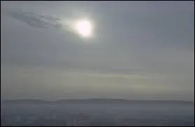 Il forme un voile nuageux pais mais il laisse passer la lumire du jour. Il recouvre en gnral la totalit du ciel. Il est d'aspect gristre. C'est ...