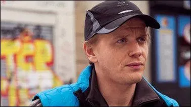 Comment s'appelle le pion qui est blond ?