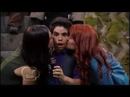 Qu'est-ce qui plat le plus aux filles chez ce garon ?