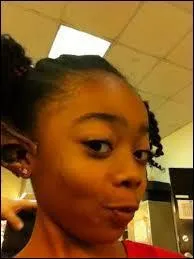 Comment s'appelle la sirne, l'amie imaginaire de cette petite fille ?