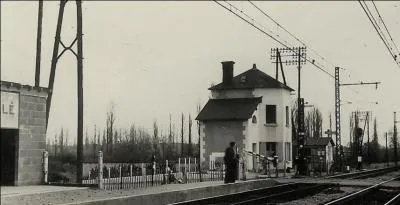 Toujours le 25 aot 1944, les troupes allemandes continuent  commettre leurs exactions. Suite  des actions de la rsistance, un massacre et la destruction d'un petit village est commis. O cela se passe-t-il ?