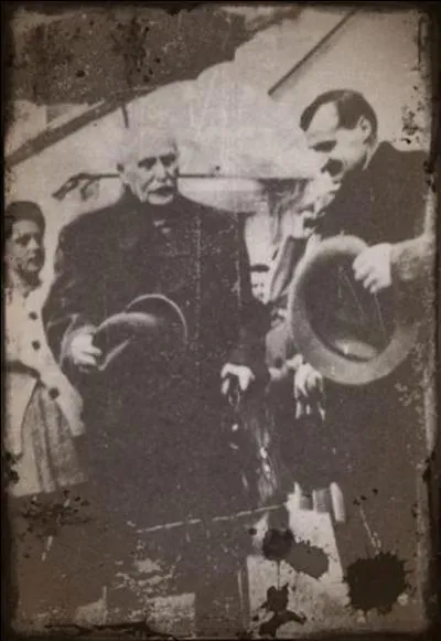 Le 01 octobre, Hitler prend une dcision  en faveur  de certains Franais. Elle n'a qu'un pouvoir  symbolique  mais aberrant. Quelle est-elle ?