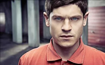 On le retrouve dans Misfits, il tient le rle de Simon. Qui est-il dans Game of Thrones ?