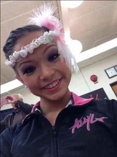 Elle se nomme Chlo Nguyen.