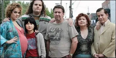 Comment s'appelle cette famille, complètement en marge de la société, sympathiques, qui se donnent beaucoup de mal à magouiller, à préparer toutes sortes de petites combines afin de ne pas travailler ?