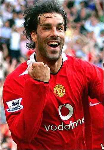 Dans quel club jouait ce joueur avant de prendre sa retraite ?