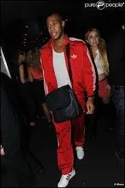 Qui est cet homme ayant largué sa copine (la question 1) au cours du tournage ?