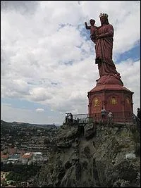De quelle ville la statue Notre-Dame-de-France est-elle emblmatique ?