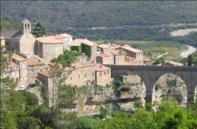 De ces quatre dpartements, lequel n'est pas limitrophe de l'Hrault ?