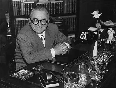 En quoi Marcel  Achard  s'est-il distingu ?