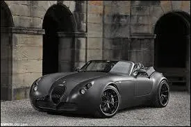 Quel est le modle de voiture correspondant  la photo ?