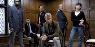 La série "Dead Zone" est tiré d'un roman. Quel célèbre écrivain a écrit ce roman ?