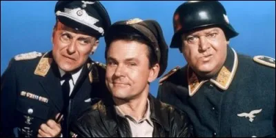 Dans "Papa Shultz", dans quel stalag sont les prisonniers dirigés par le Colonel Robert Hogan ?