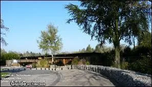 Ce parc, situ  Villars-les-Dombes dans l'Ain, est l'un des plus grands dans son genre. Il accueille :