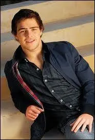 Quel mtier exerce son petit ami ?