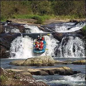 En quelle anne le rafting a-t-il vu le jour en France ?