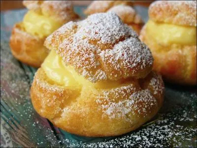 Avec quelle crme est garni ce chou  la crme ?