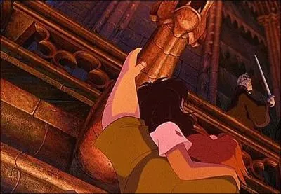 Qui est transform en gargouille dans  Le Bossu de Notre-Dame  ?