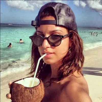 Avec qui a-t-elle fait  Fume  ?