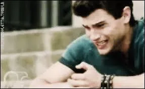 Pourquoi Diego pleure-t-il dans un des 10 derniers pisodes de la saison 2 ?