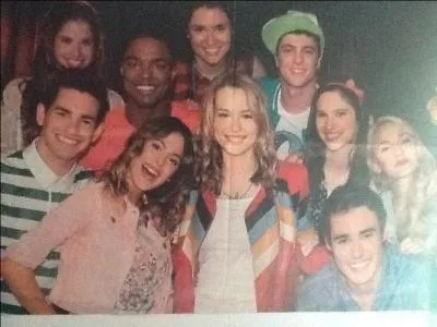 Dans la saison 2 quelle star vient dans la srie ?