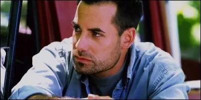 Dans "Mysterious Ways : Les Chemins de l'étrange", quel métier exerce Declan Dunn ?