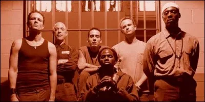 Qu'est-ce que "Oz" dans la série du même nom ?