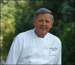 Ce clbre cuisinier triplement toil, spcialiste de la volaille de Bresse est :