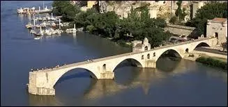 Impossible d'voquer cette ville sans penser  son pont :