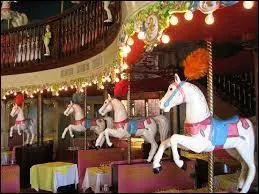 Le Negresco et sa clbre rotonde voquant un mange de chevaux de bois est emblmatique de :