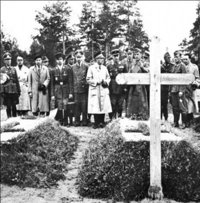 Le 19 janvier, un  intellectuel  est condamn  mort, bien sr, il  paye  ses crits en faveur de la collaboration. Cela provoqua une leve de boucliers. Qui est cette personne ?