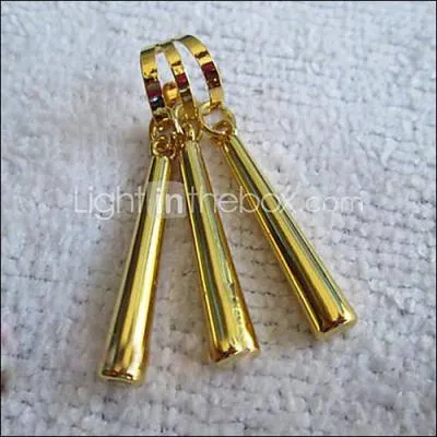 Quel membre de l'quipage porte cette boucle d'oreille ?