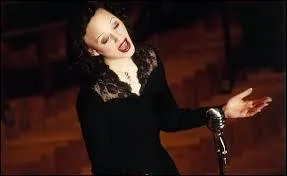 Qui joue dans le film  La Mme  ?