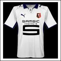  qui appartient ce maillot ?